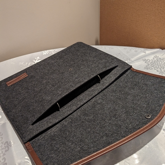 Wool Felt Laptop Sleeve Case - Picture 6 of 7